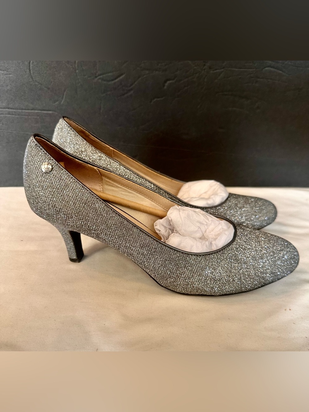 Life Stride Silver Glitter Mid-Heel Pumps